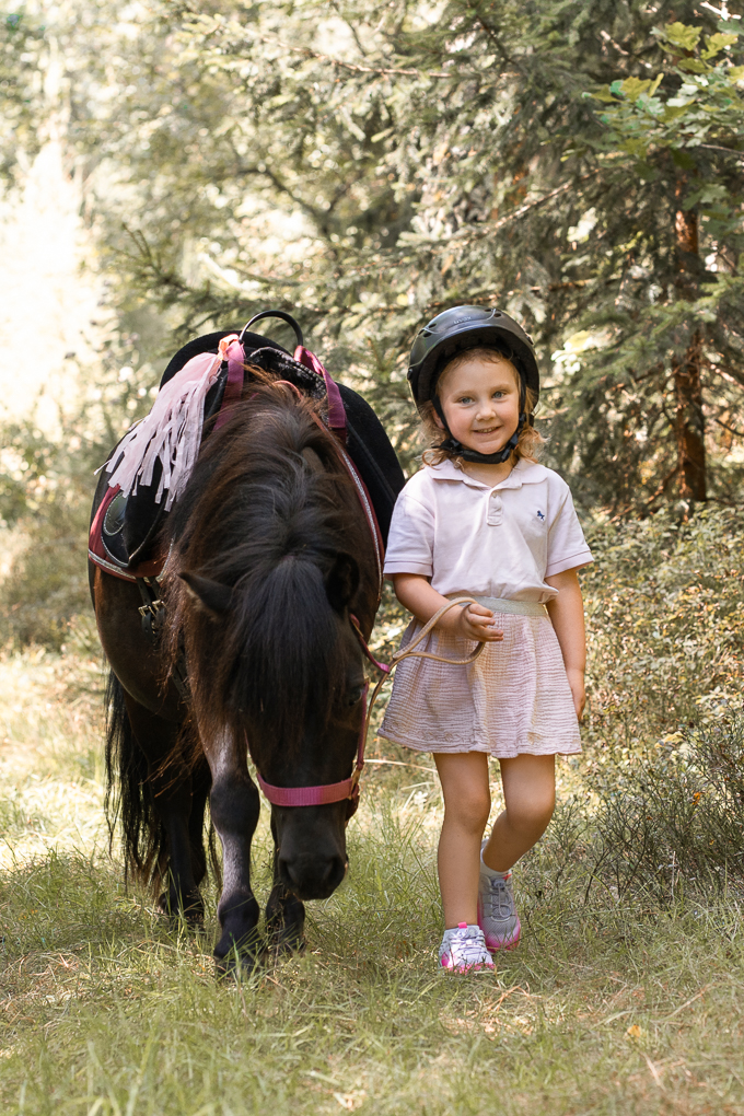 Kind-mit-Pony
